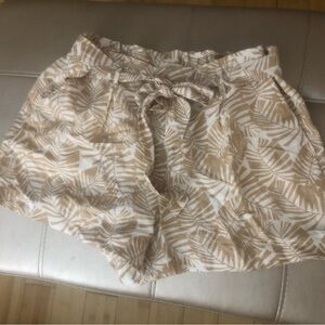 Loft Sz XL Palm Shorts w/tie belt
